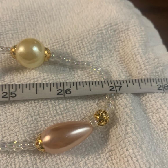 Avon Pearly Pastel  Bead Necklace NIB very long - Picture 3 of 7